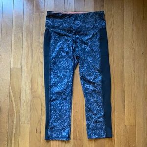 Brooks running capris with pockets
